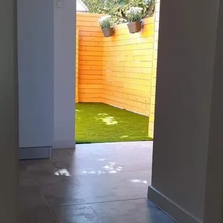 Panziozoenik Apartman *
